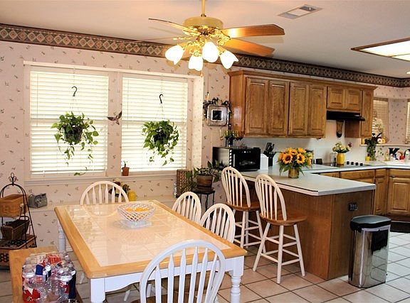 4th image of 4401 Rosewood Dr