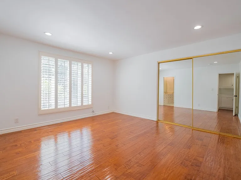 4321 Clear Valley Dr — Photo 40