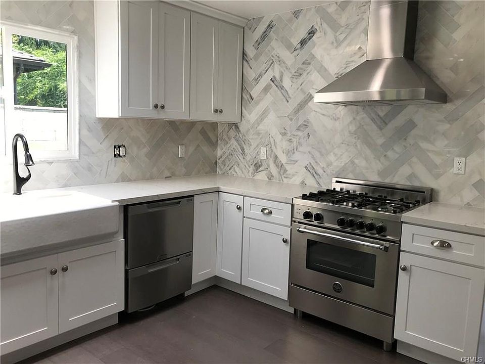 1st image of 302 Cleveland Dr
