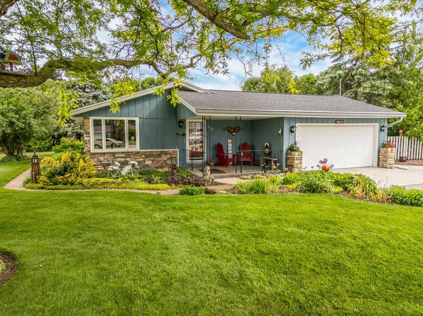 515 Van Buren CIRCLE, Howards Grove, WI 53083