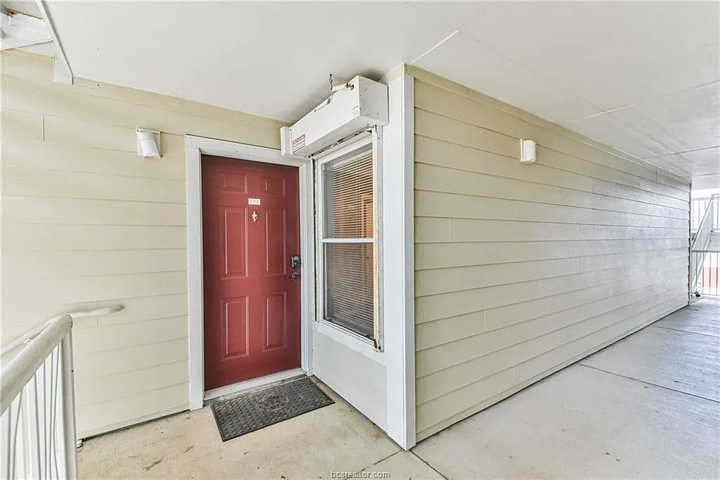 4 bed, 1236 sqft, $1,650 — Photo 2