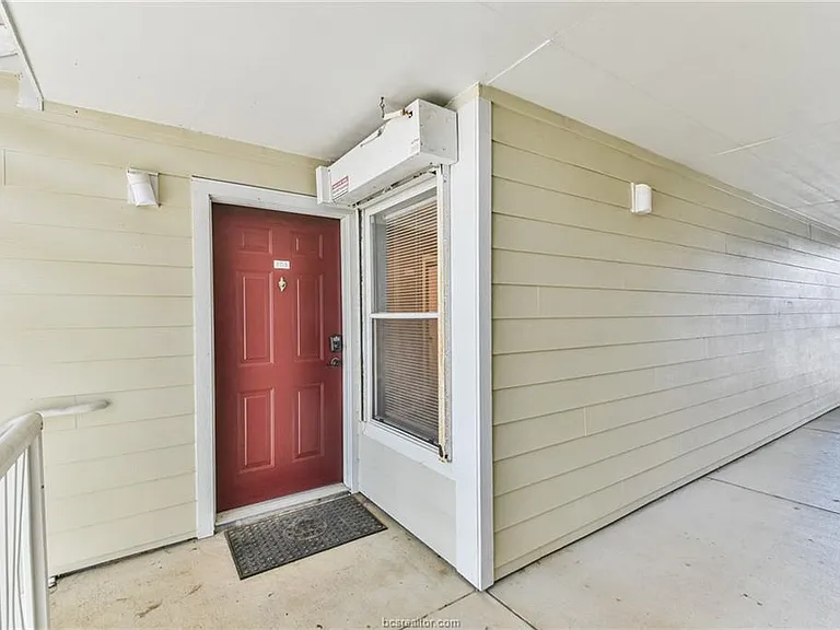 529 Parkway #203 — Photo 2