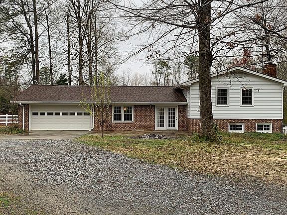 2nd image of 125 Dogwood Hill Ln