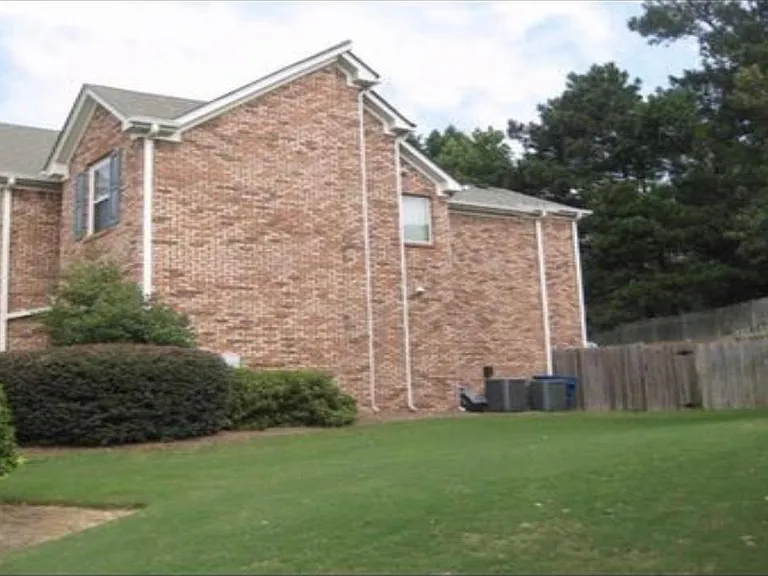 2213 Stancil Point Dr — Photo 2