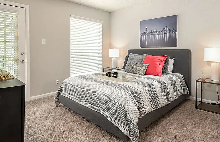 Broadmoor Apartments — Photo 18