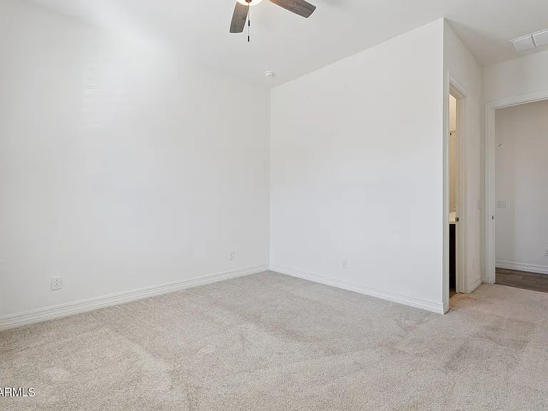 11249 N Blakely St — Photo 17