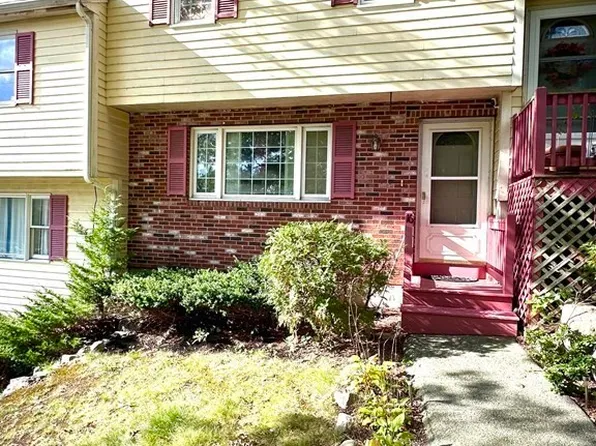 16 Circle St, Brockton, MA 02302