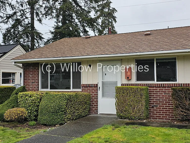 9205 Hipkins Rd SW #M — Photo 3