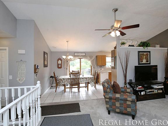 5th image of 472 Madison Ct SE