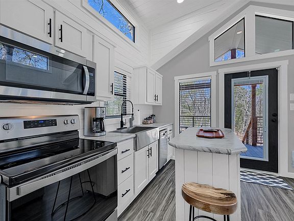 5th image of 38 Rice Ln