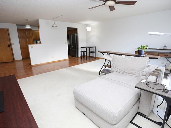 2nd image of 1515 E Melgaard Rd