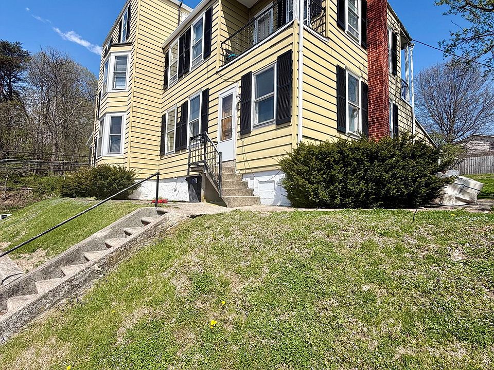 1st image of 500 Windsor St #1