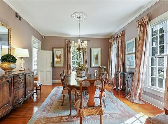 3rd image of 201 Brockenbraugh Ct