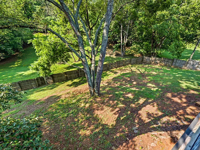 415 White Oak Cir — Photo 21