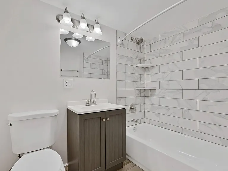 50 E 37th St — Photo 3