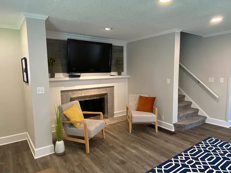 1523 E Liberty Ave — Photo 4