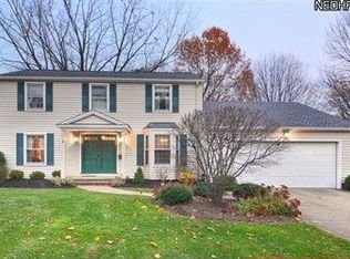 401 Walmar Rd, Bay Village, OH 44140