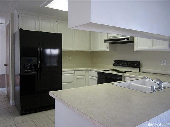 5th image of 3939 Tricia Way