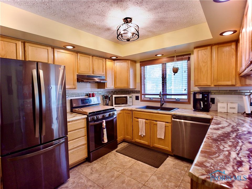 1445 Circle Dr, Millbury, OH 43447 Zillow