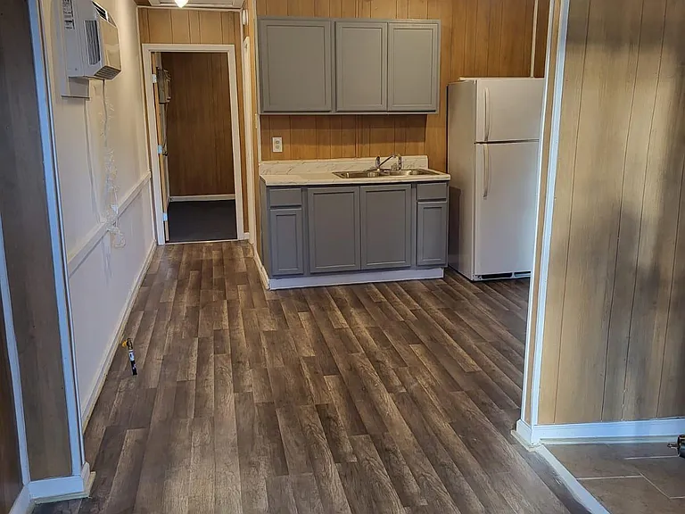 2331 Jackson Ave #B — Photo 1
