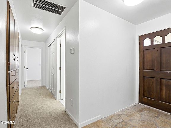 4th image of 408 S 65th Ave