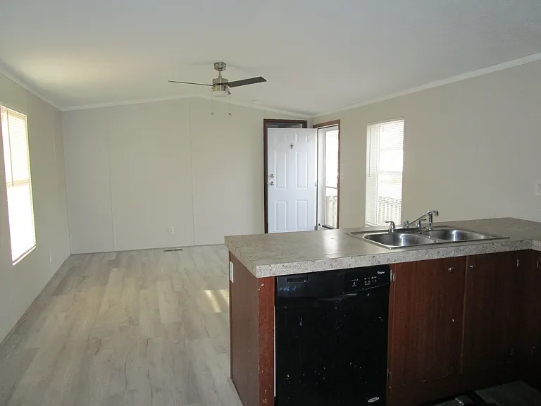 Pavilion Estates — Photo 10