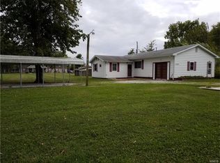 11357 Lincoln St, Plainview, IL 62685