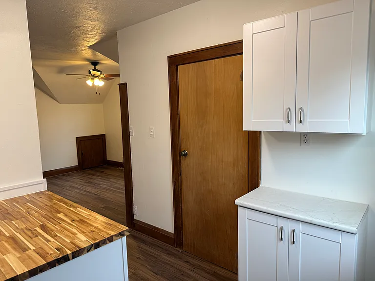 1005 E Holt Ave — Photo 4
