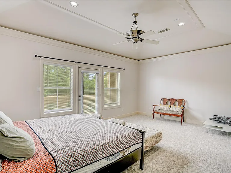 4262 Childress St #B — Photo 16