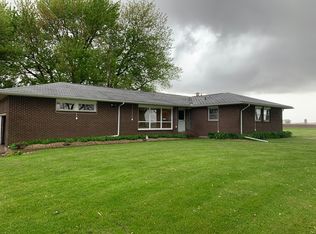 1753 Maples Rd, Dixon, IL 61021