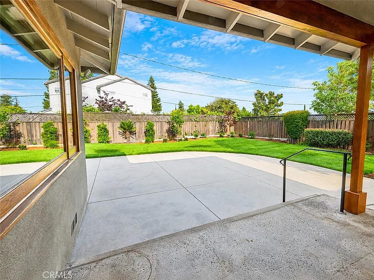 4720 Hayman Ave — Photo 39