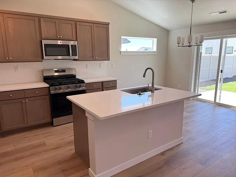 11121 Bluefield Dr — Photo 4