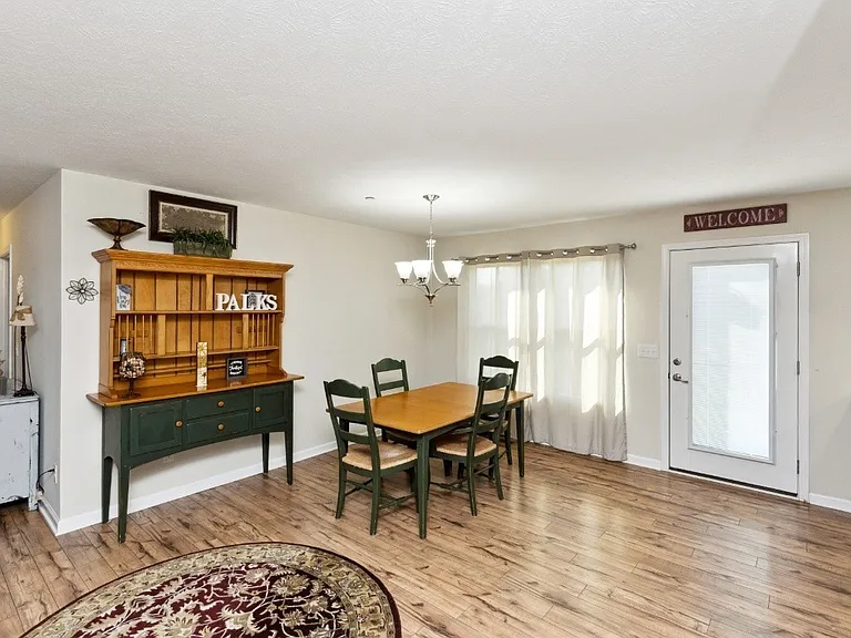 1419 Leaf Ln — Photo 9