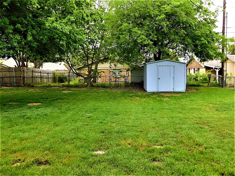 1100 Estes Dr — Photo 22