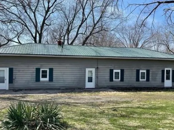 1058 Liv #243, Trenton, MO 64683
