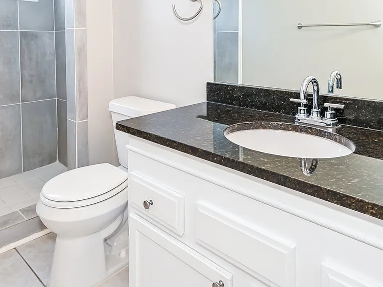 1225 Peabody Dr E — Photo 11