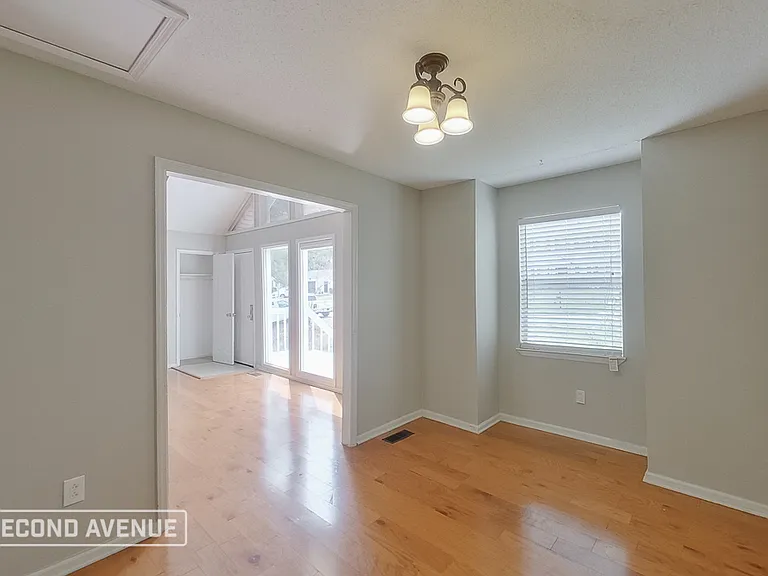2341 9th Pl NW — Photo 5