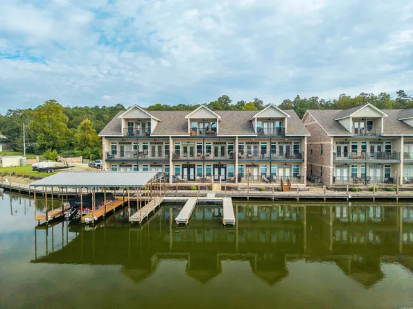 532 Grand Point Dr, Hot Springs, AR 71901