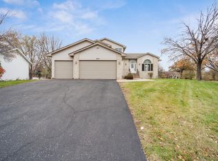 8770 Queens Gdns, Minneapolis, MN 55443