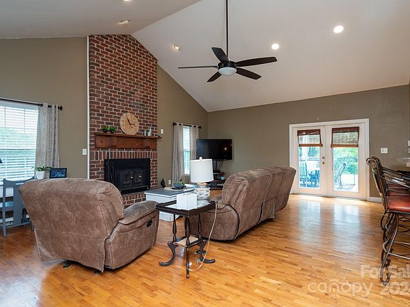 2nd image of 2722 Hallman Dr