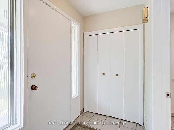 3rd image of 5 Paramount Ct