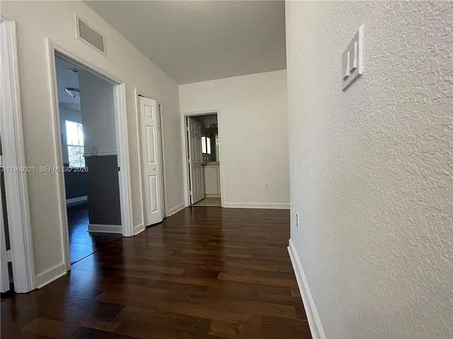 10844 NW 84th St — Photo 9