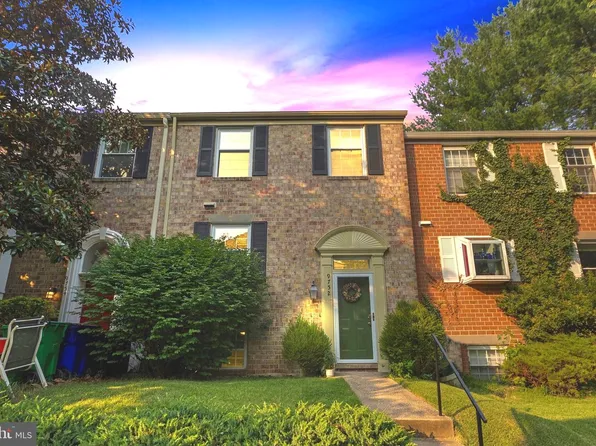 9752 Summer Park Ct, Columbia, MD 21046