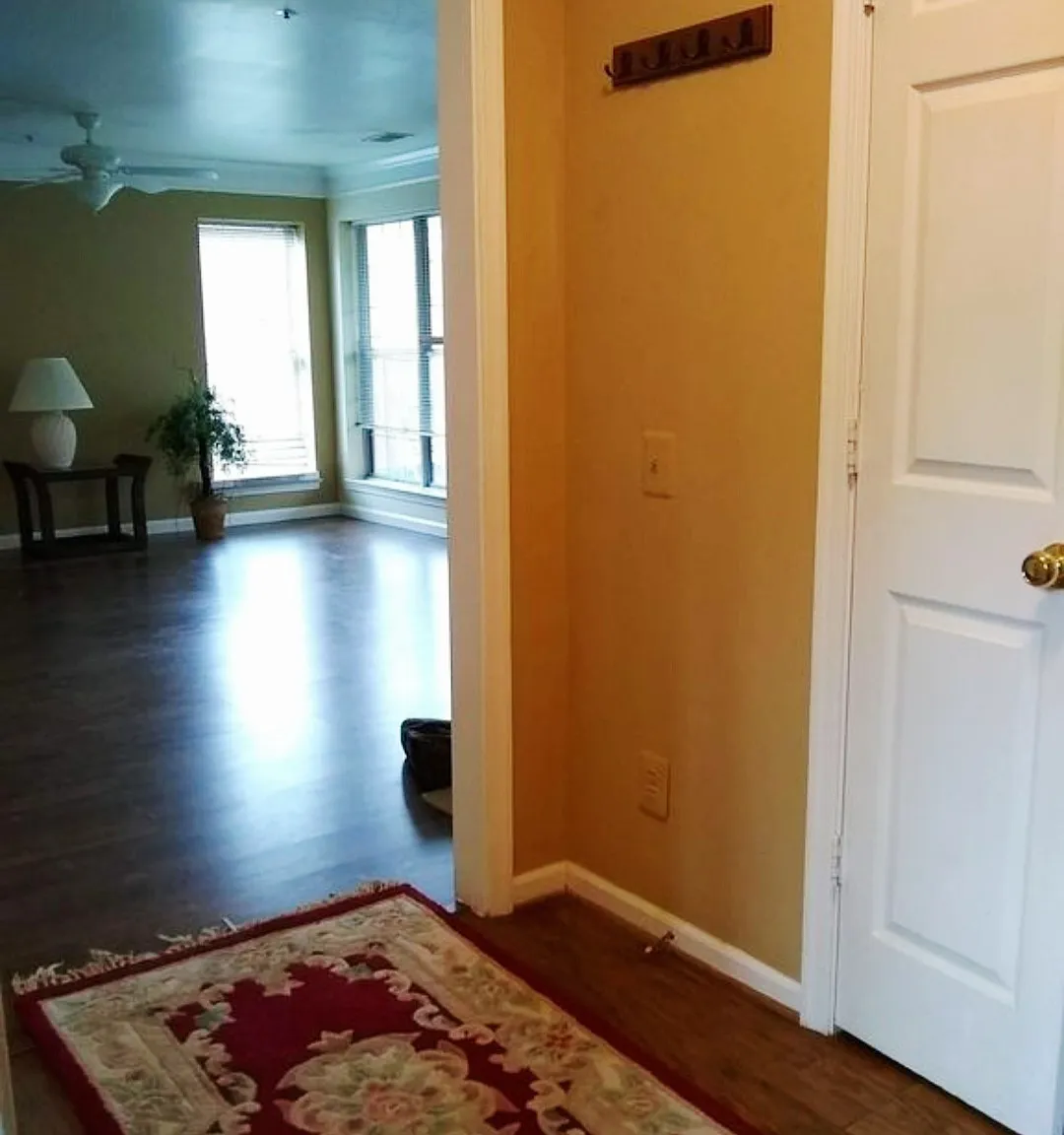 2 bed, 1107 sqft, $2,450 — Photo 1