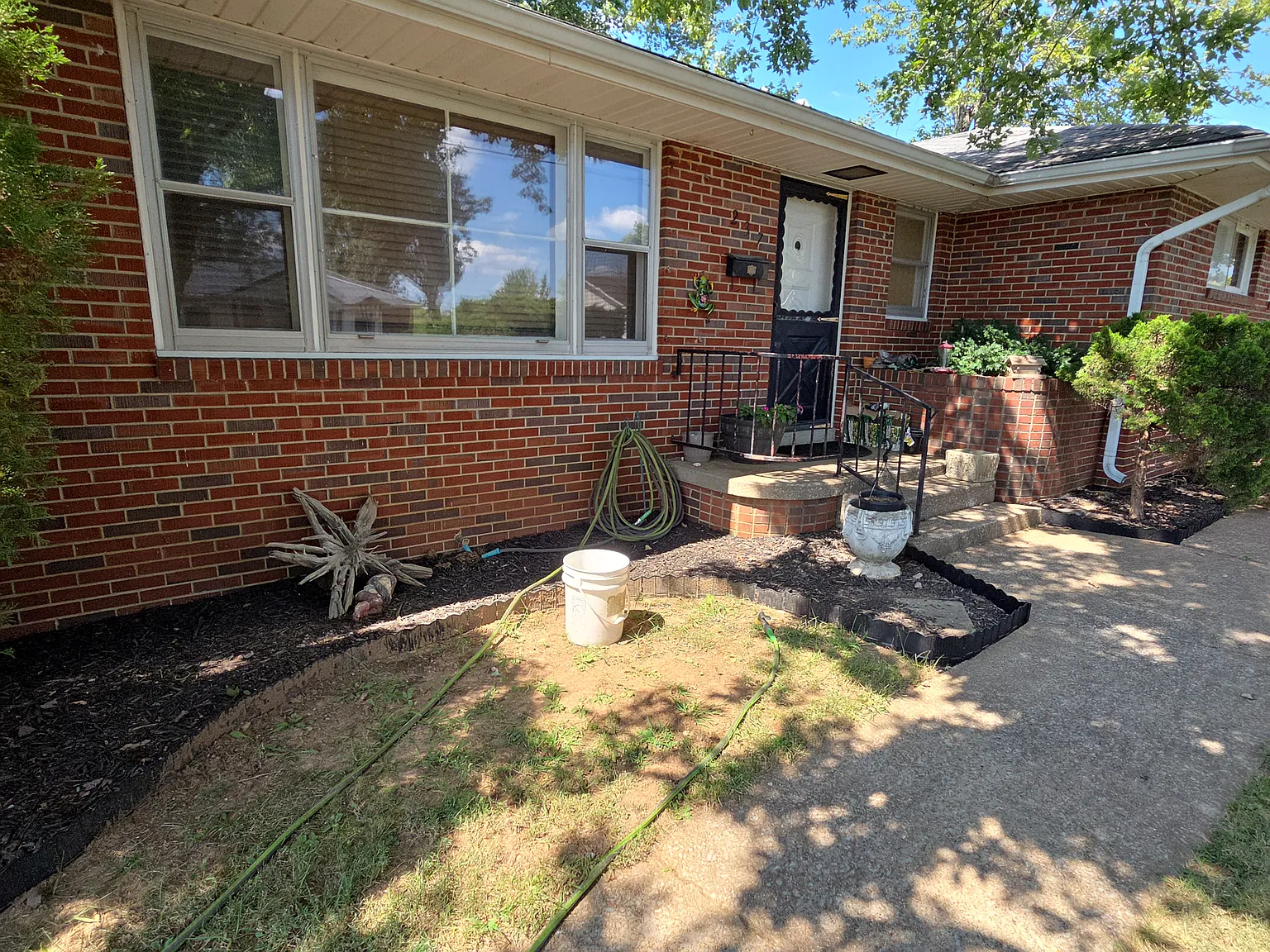 3 bed, 1308 sqft, $1,200 — Photo 1