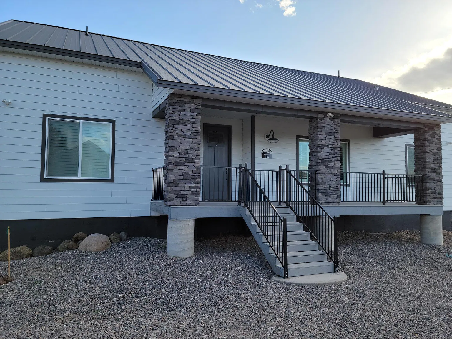5 bed, 2020 sqft, $2,650 — Photo 1