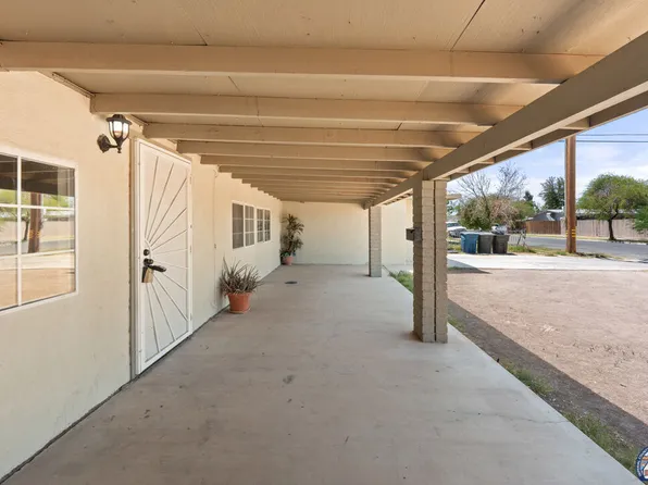 1105 Cottonwood Dr, El Centro, CA 92243