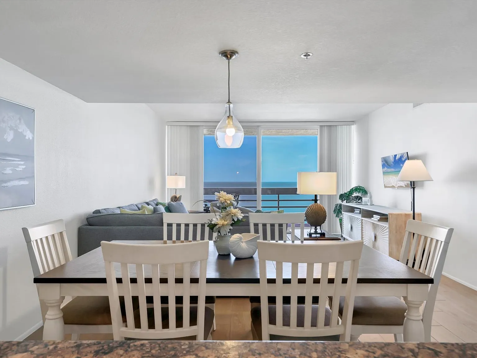 2 bed, 1392 sqft, $8,850 — Photo 4