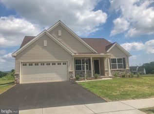 1713 Fountain Rock Dr, Dover, PA