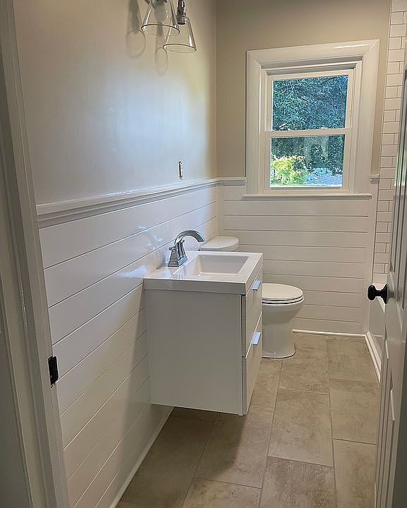 Guest bathroom 